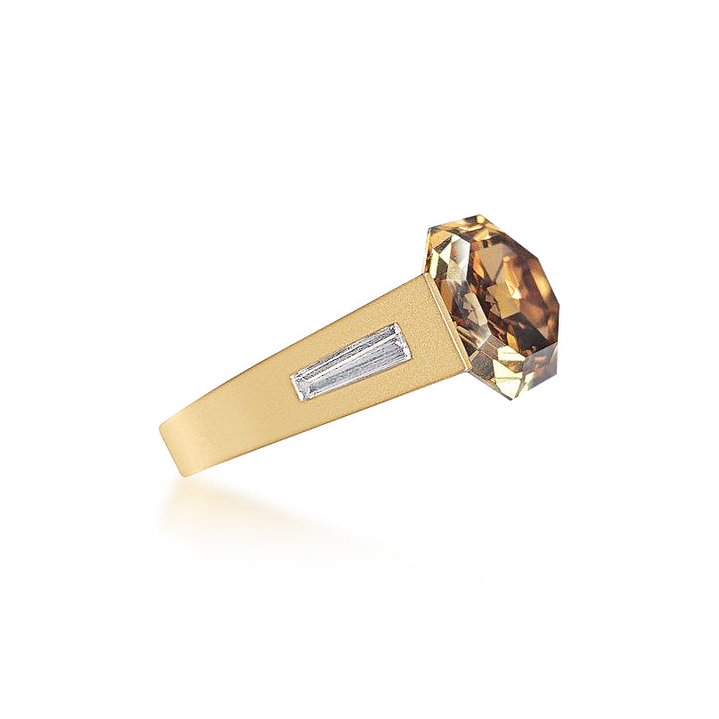 Quiet Gold Ring with octagon-cut diamond