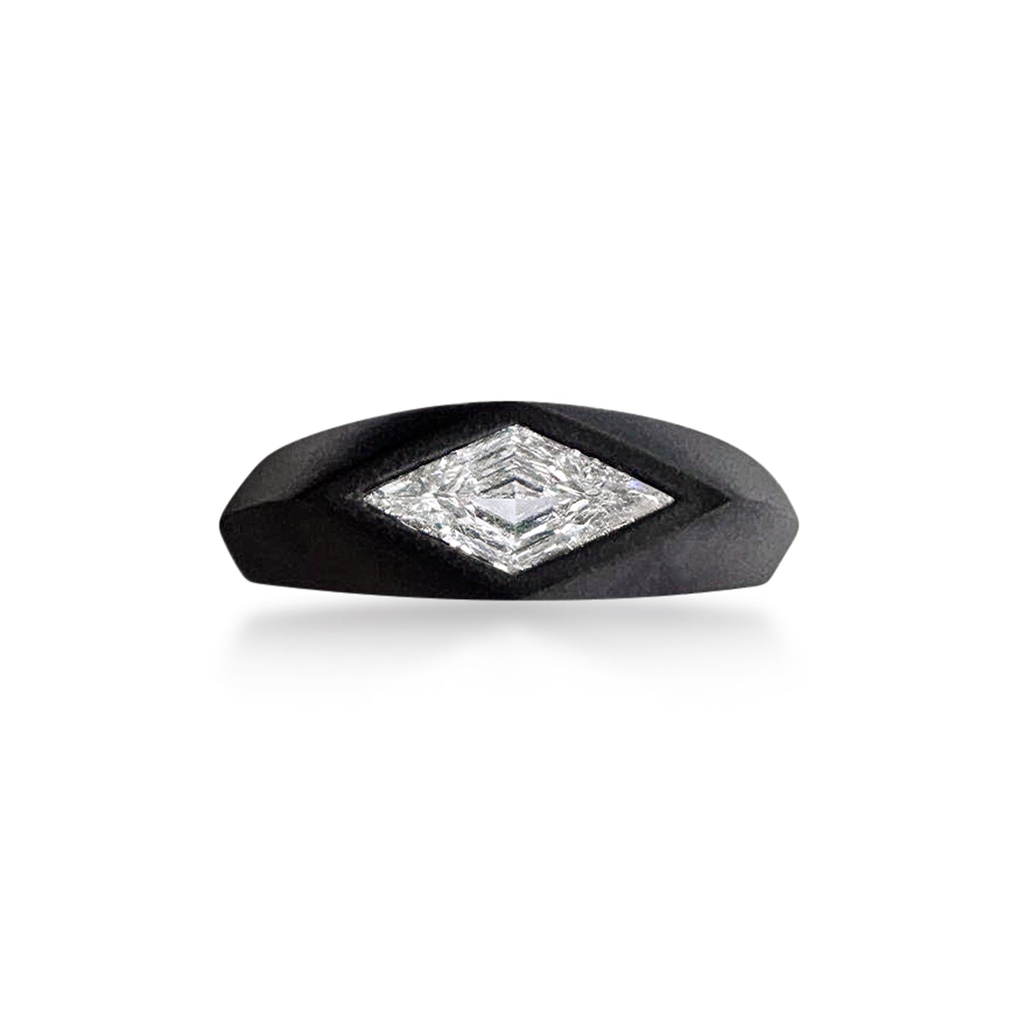Quiet PLatinum Ring with lozenge-cut diamond