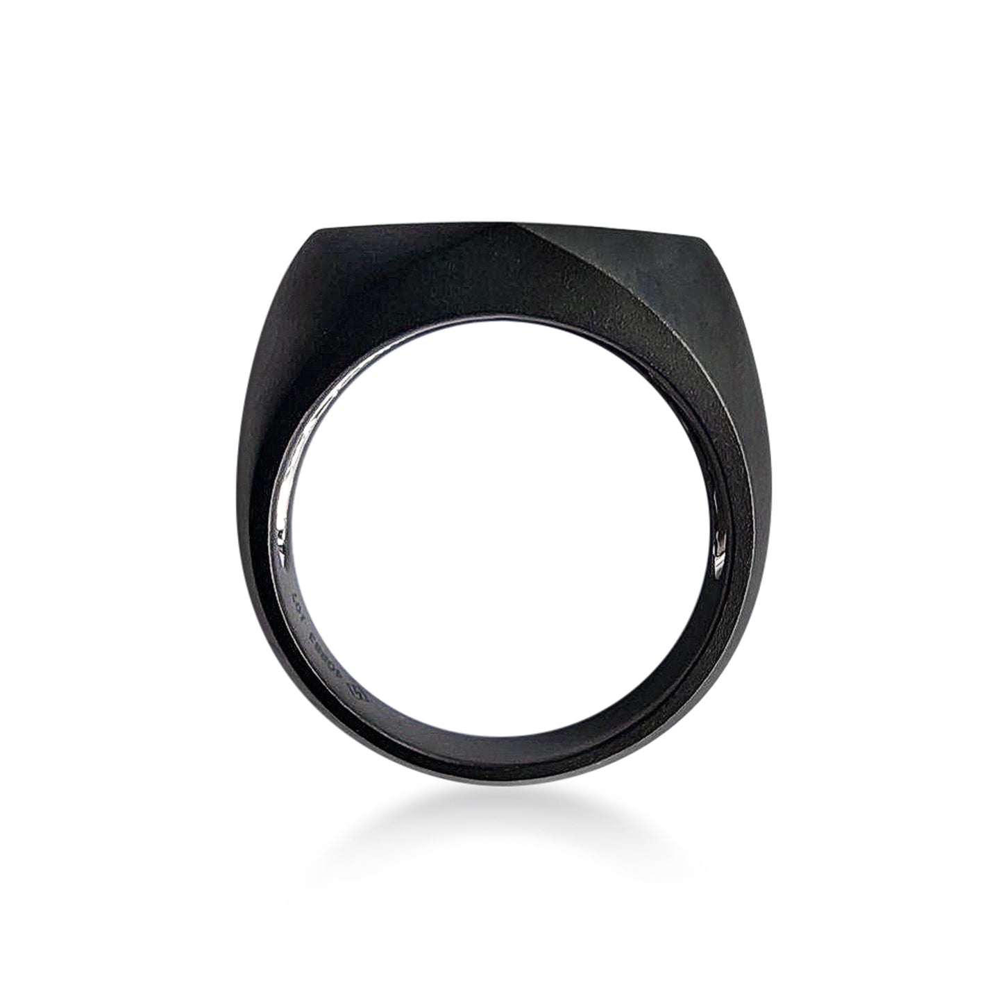 Quiet PLatinum Ring with lozenge-cut diamond