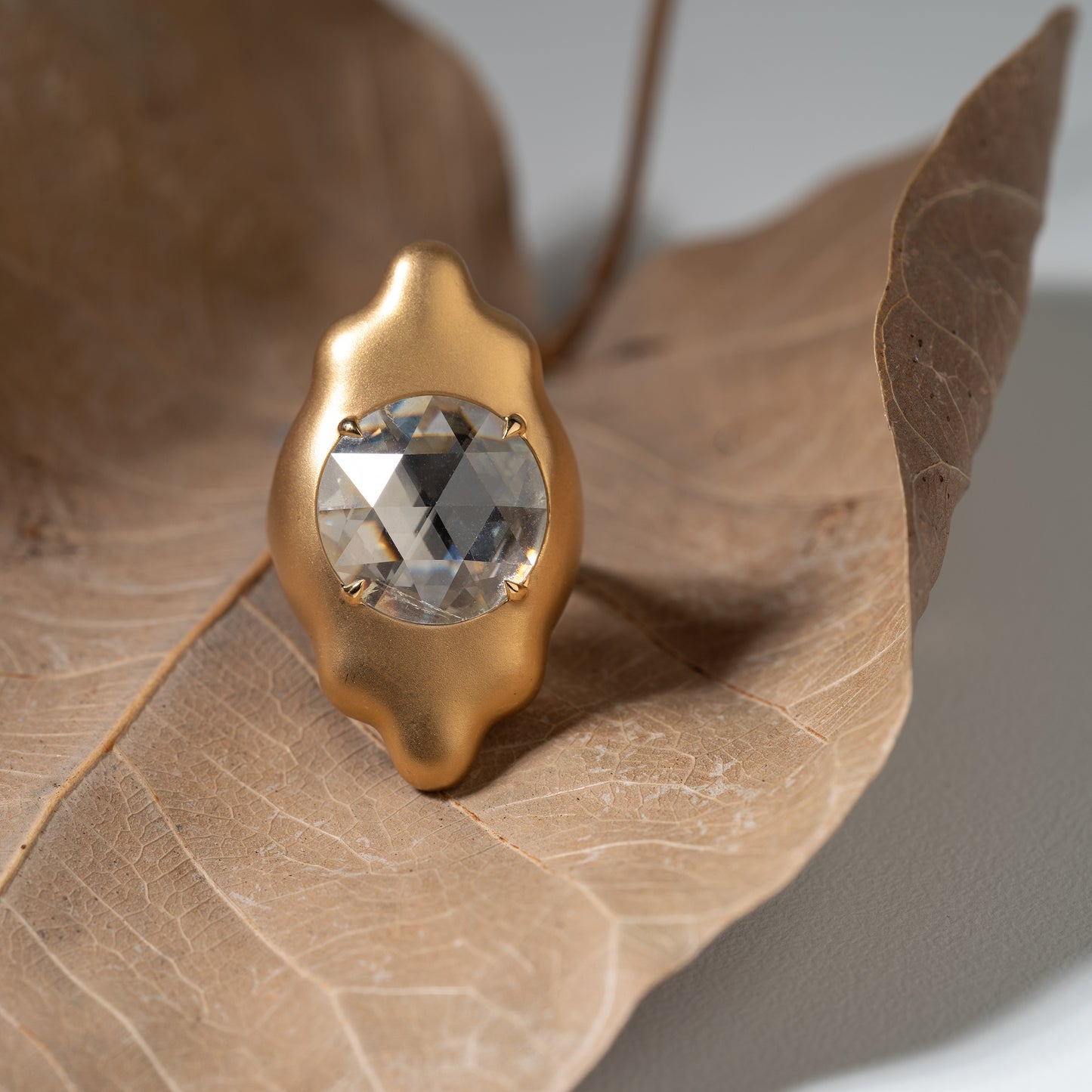 Quiet Gold Ring with round rose-cut diamonds