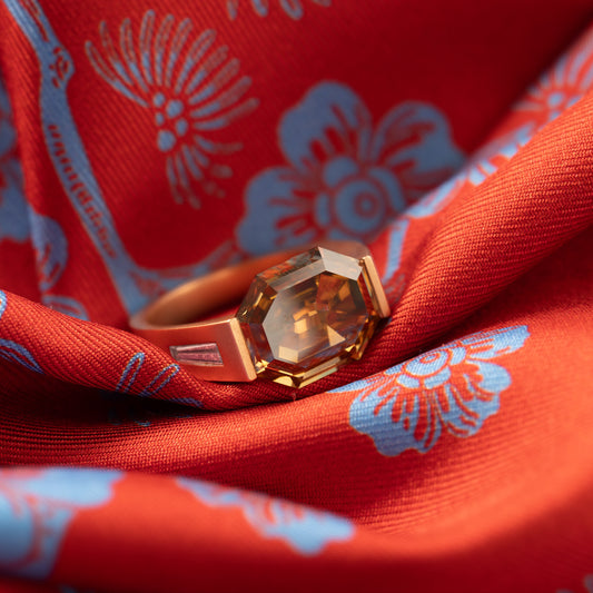 Quiet Gold Ring with octagon-cut diamond