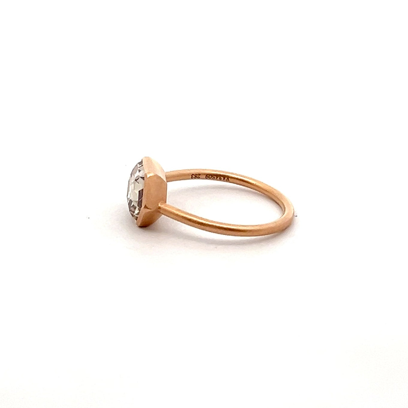 Quiet Gold Ring with hexagonal step-cut diamonds