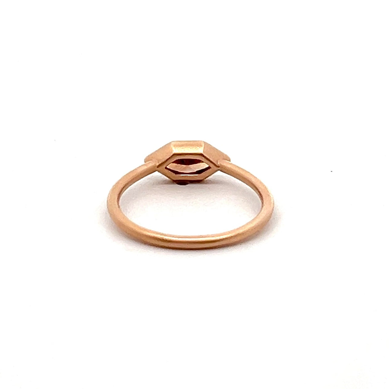 Quiet Gold Ring with hexagonal cut diamonds