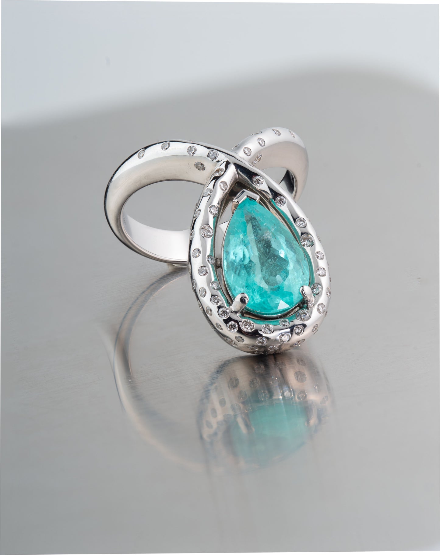 Loop Paraiba Ring