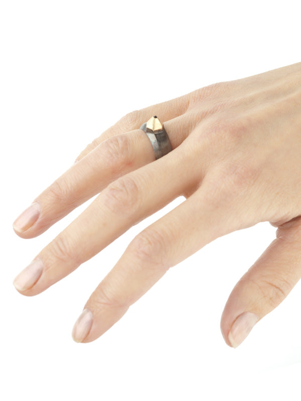 Pencil silver ring with sapphire and coral