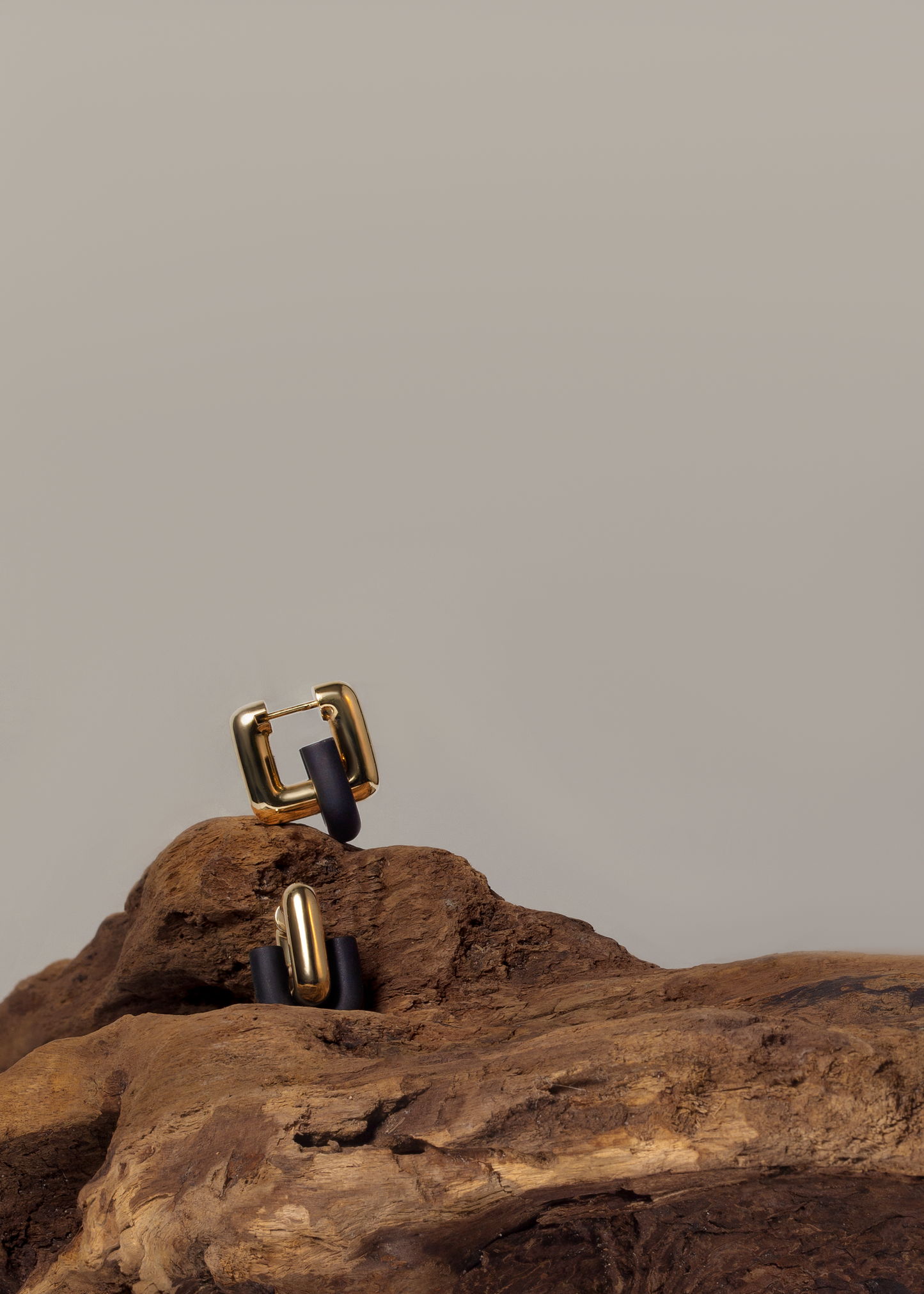 TUBE EARRINGS (Gold)