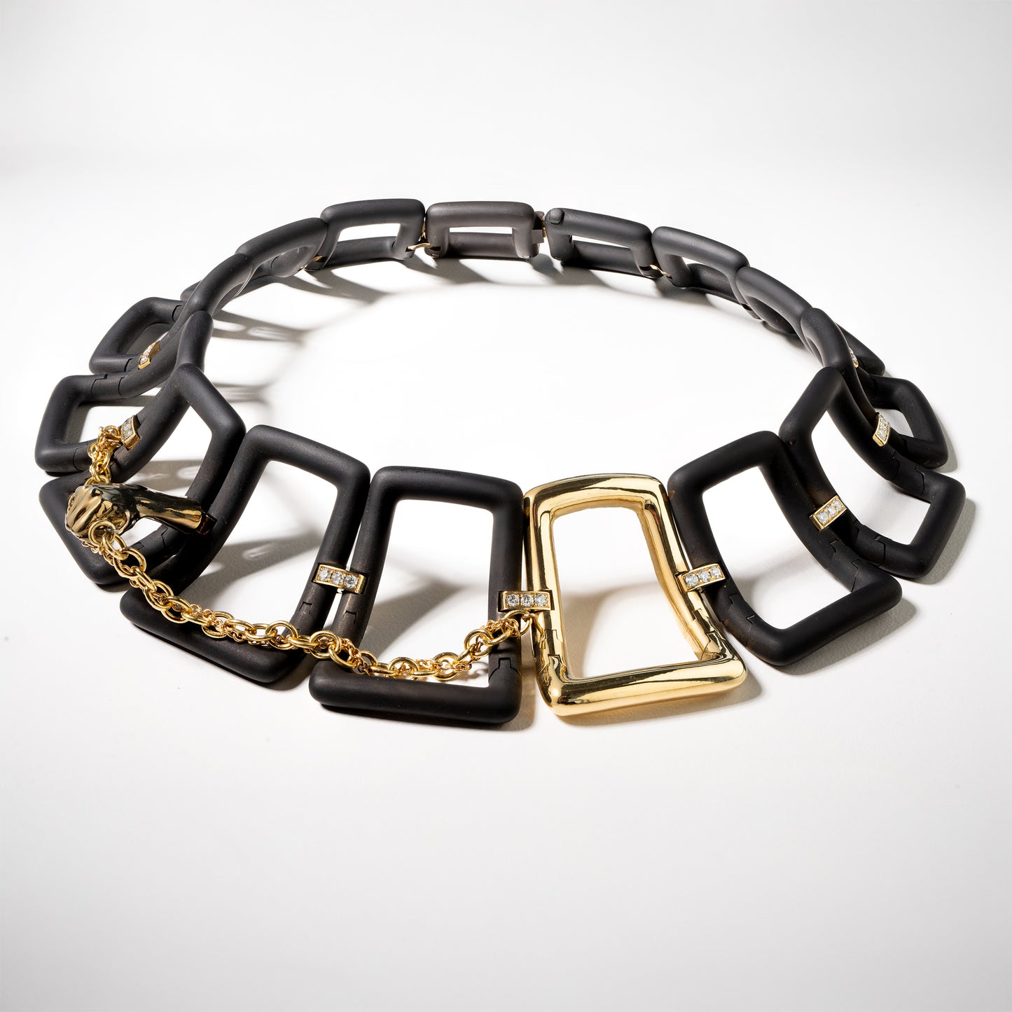 TUBE NECKLACE
